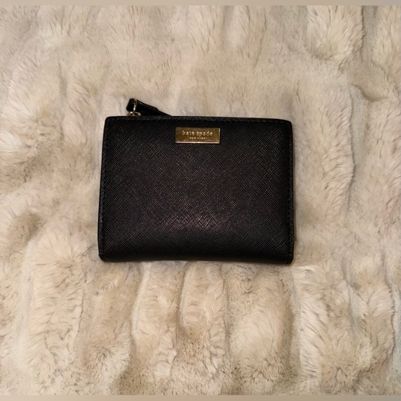 KATE SPADE Ladies Bifold Wallet - Picture 1 of 5